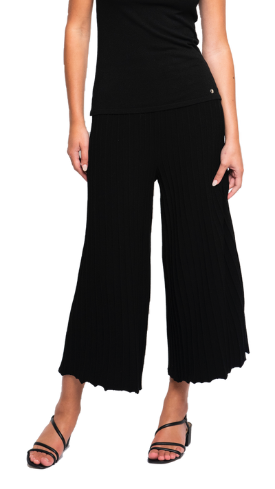 Giuliana Plisse-Look Cropped Wide Leg Pants in Black