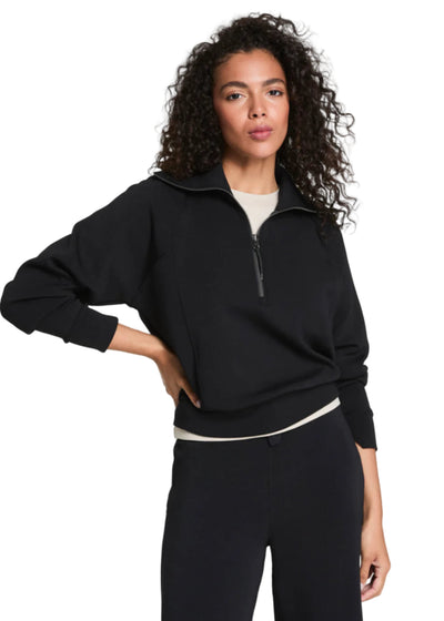 Air Essentials Half Zip in Very Black