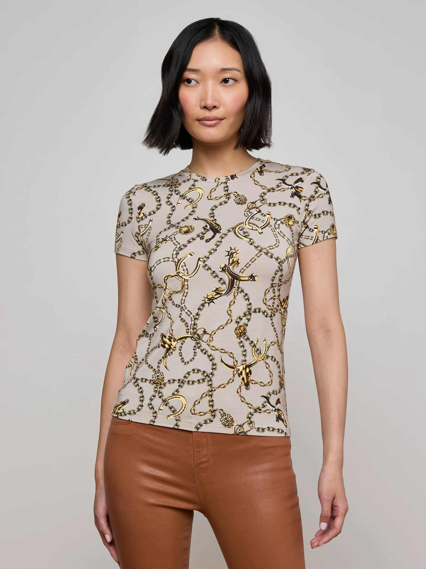 Ressi Fitted Tee in Smoke Grey/Gold Long Horn Chain