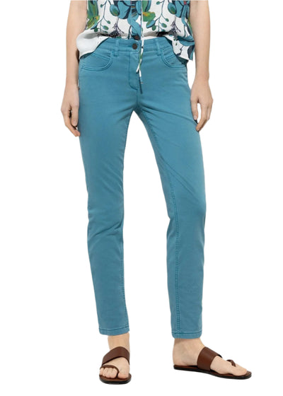 High-Stretch Skinny Denim in Turquoise