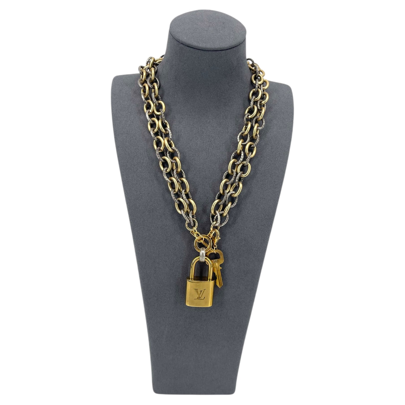 Alt Chain Lock Necklace in Gold Mix