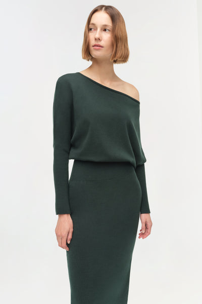Janese Off Shoulder Midi Dress in Emerald