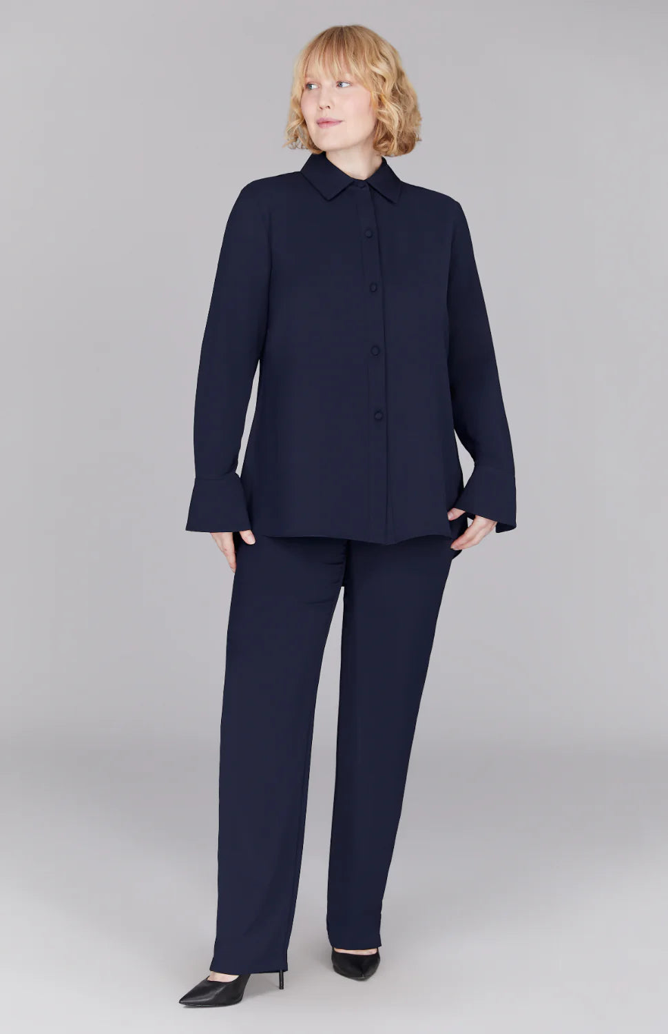 Narrow Leg Pant With Back Elastic in Midnight