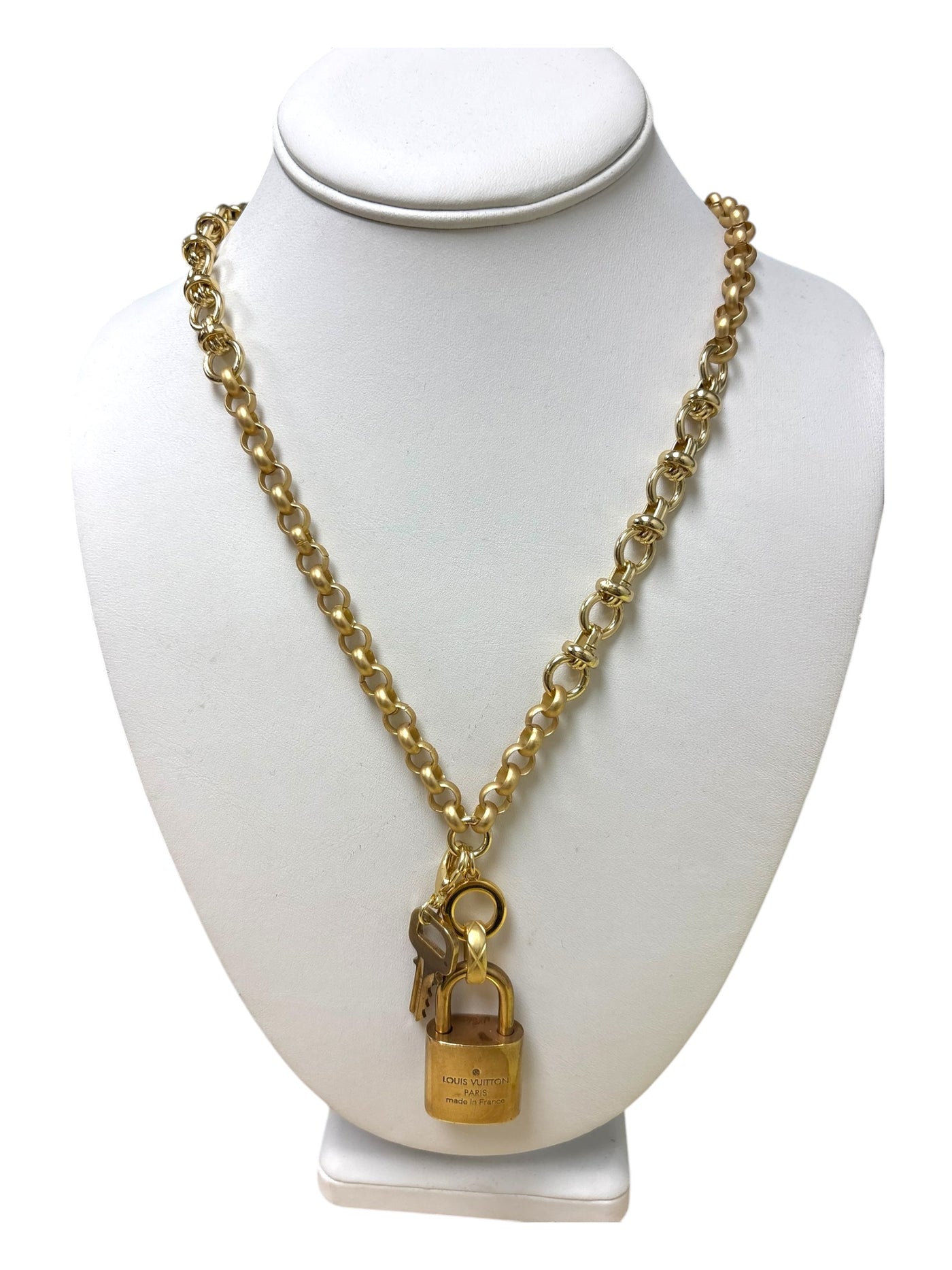 Long Toggle Lock Necklace