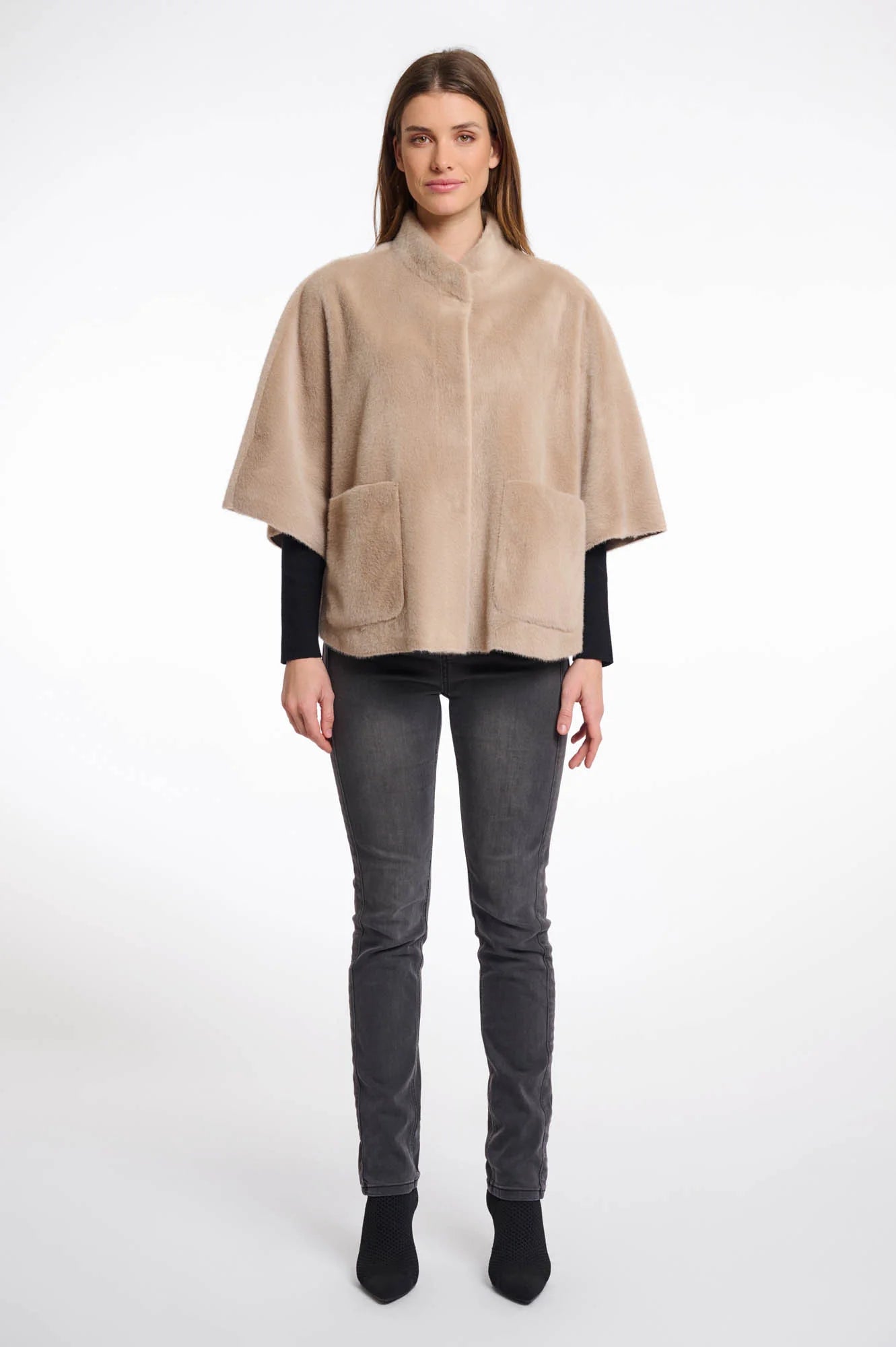 Reversible Dewi Cape in Oat