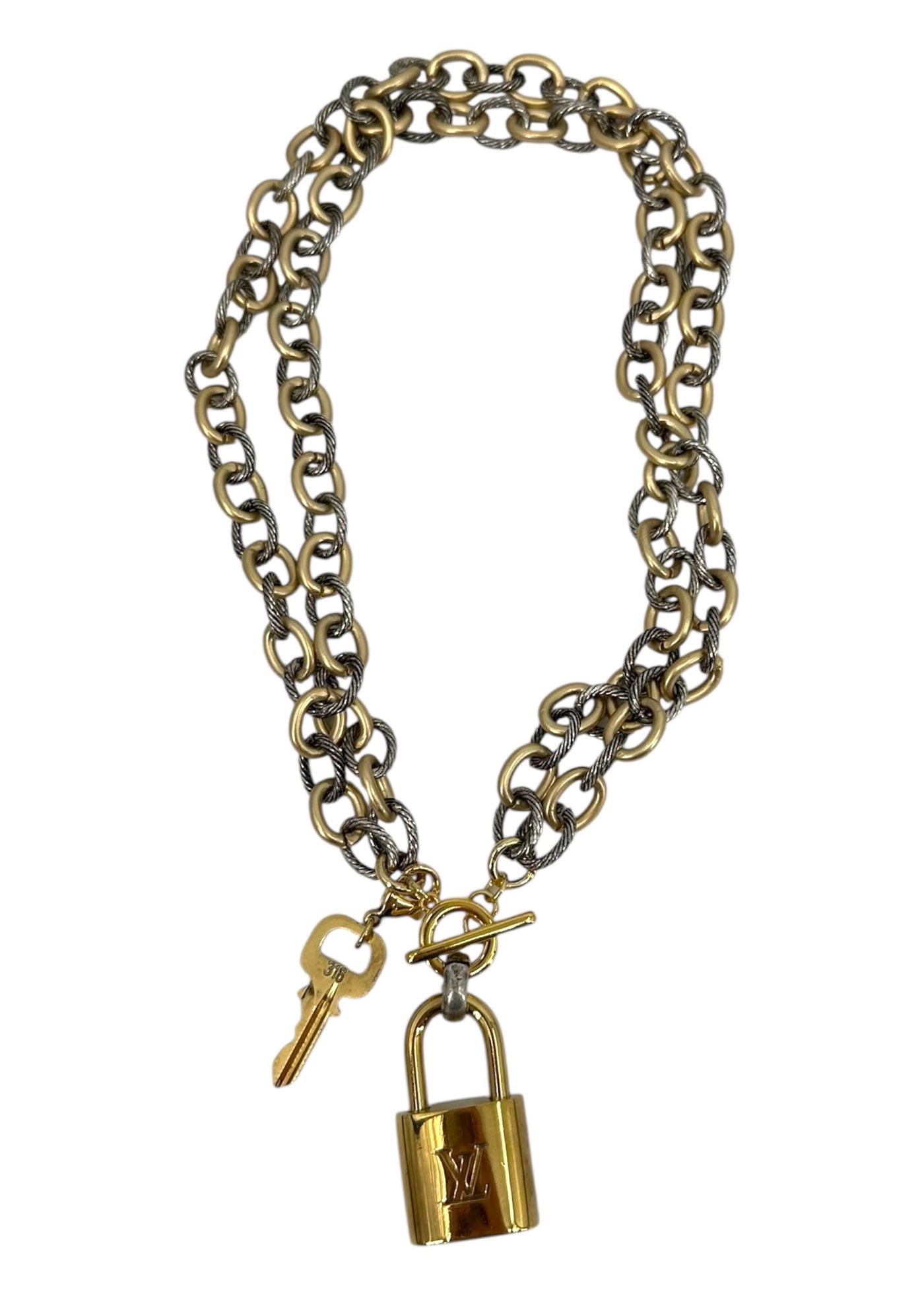 Alt Chain Lock Necklace in Gold Mix