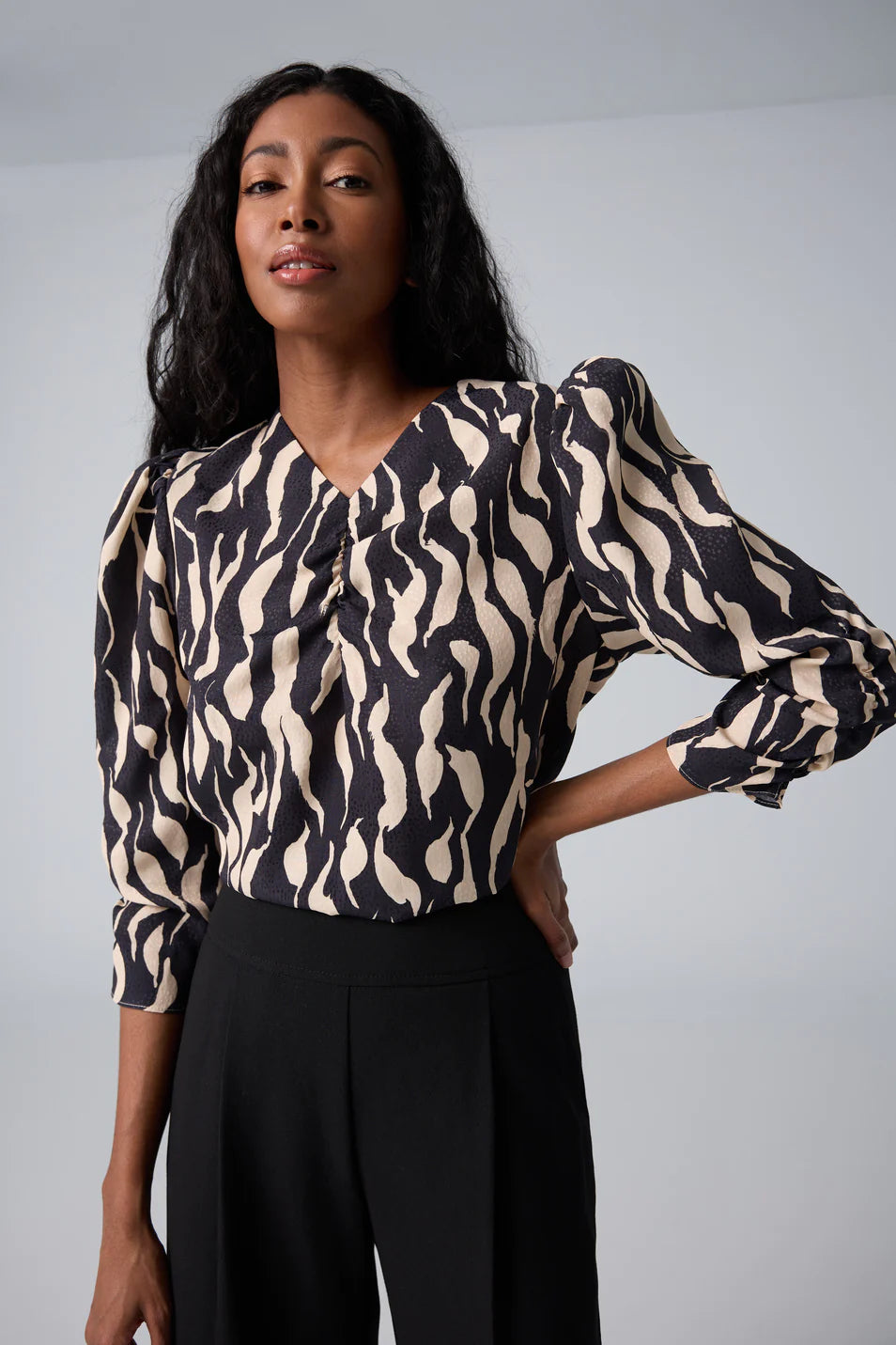 Printed Puffy Sleeve Top - Black/Bone