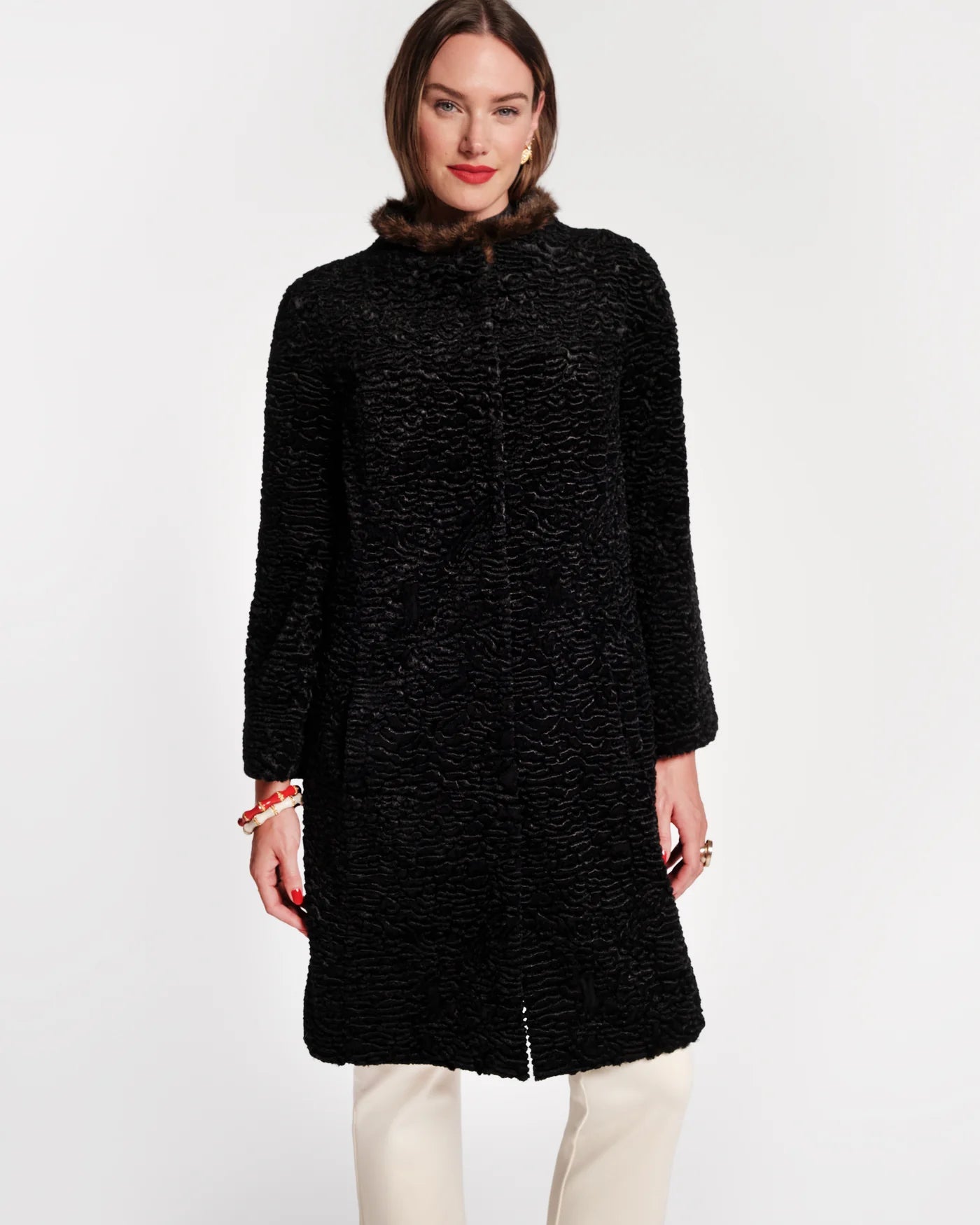 Dame Faux Fur Coat in Black