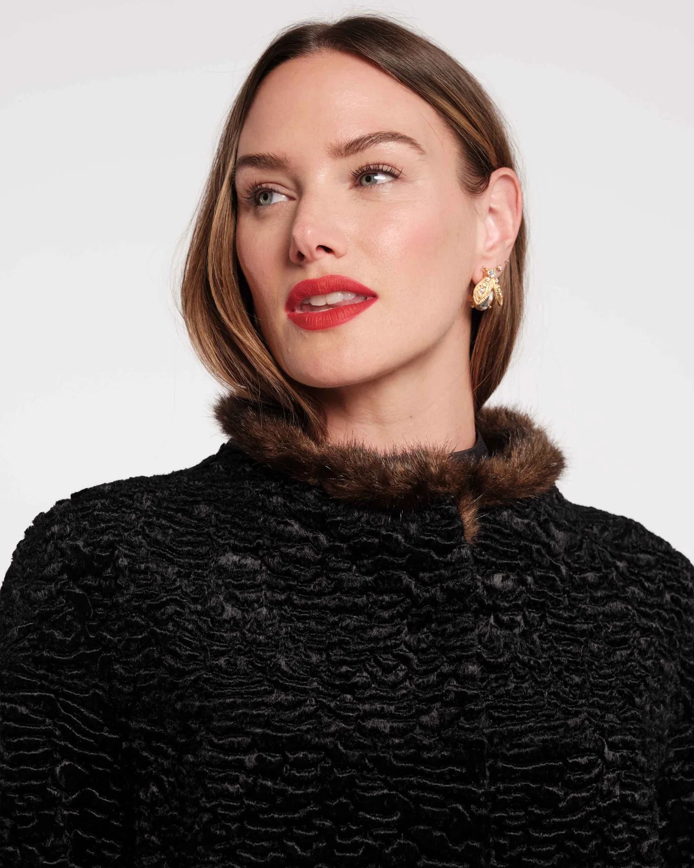 Dame Faux Fur Coat in Black