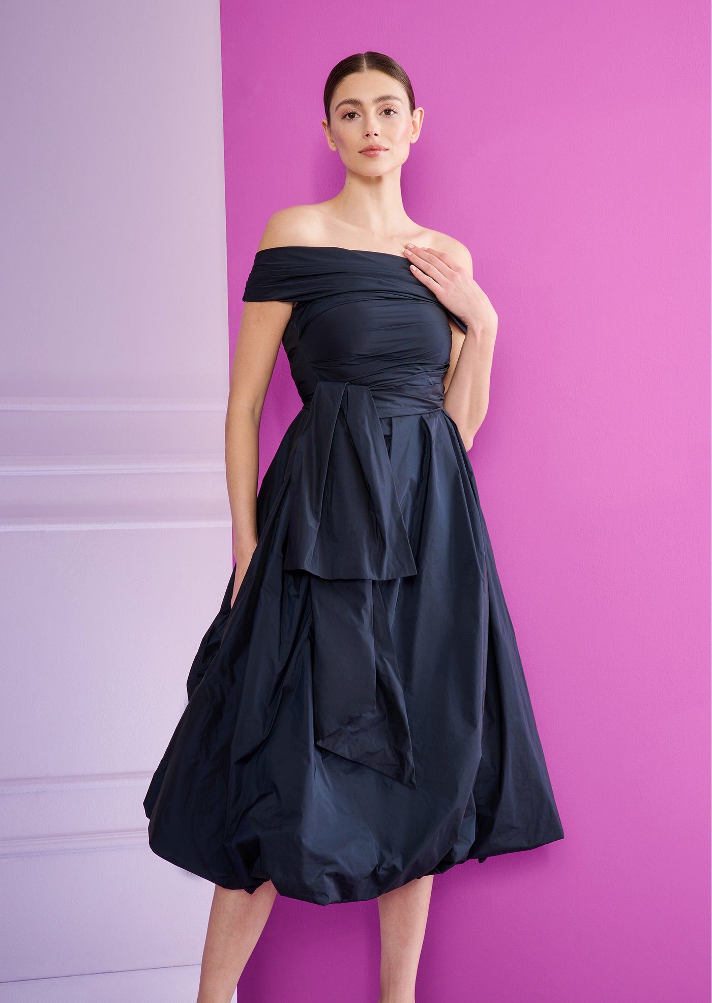 Off Shoulders Taffeta Midi Dress in Navy Blue