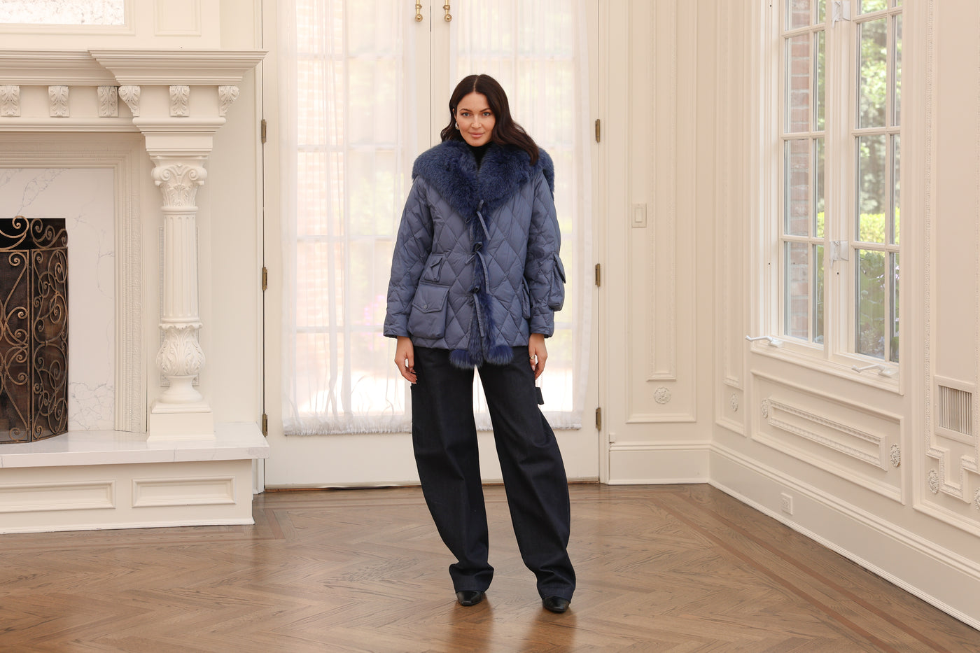 Short Down Jacket with Sailor Collar in Marine
