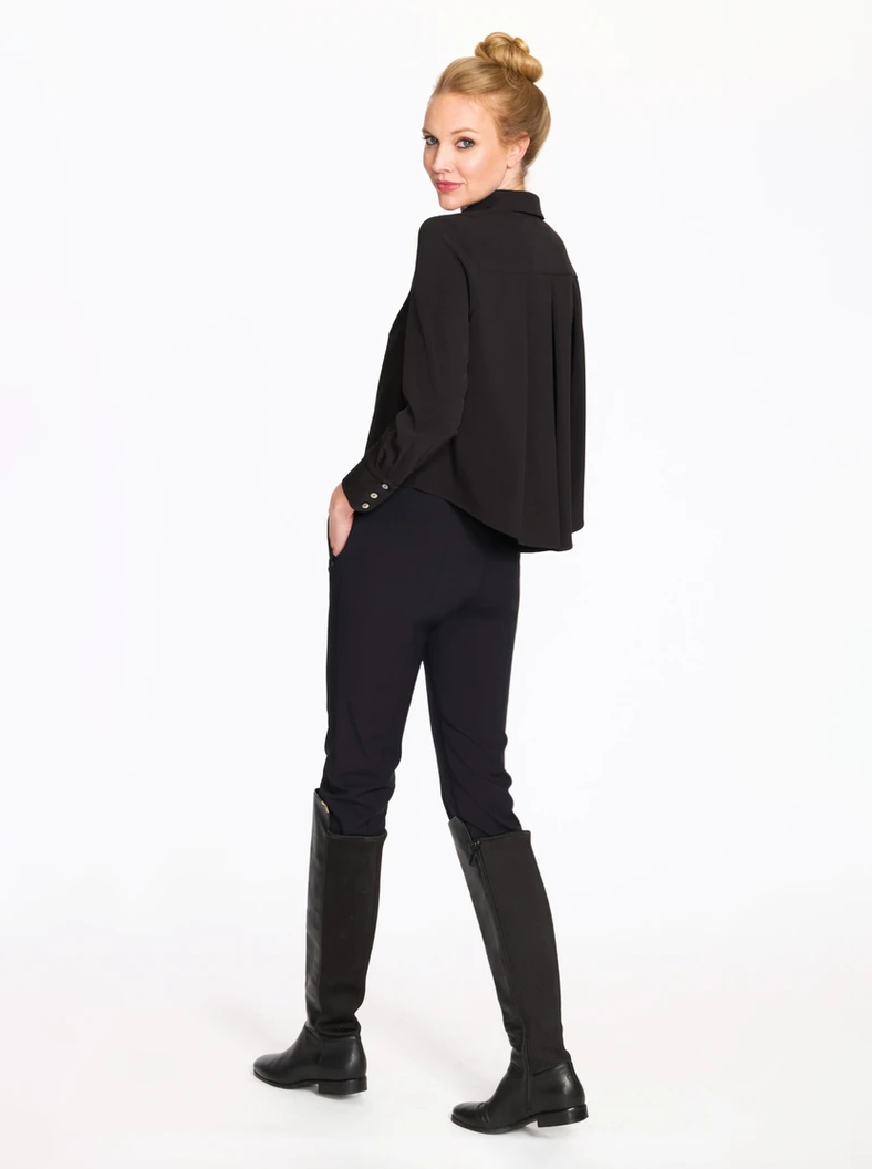 Cropped Pleat Back Blouse in Black