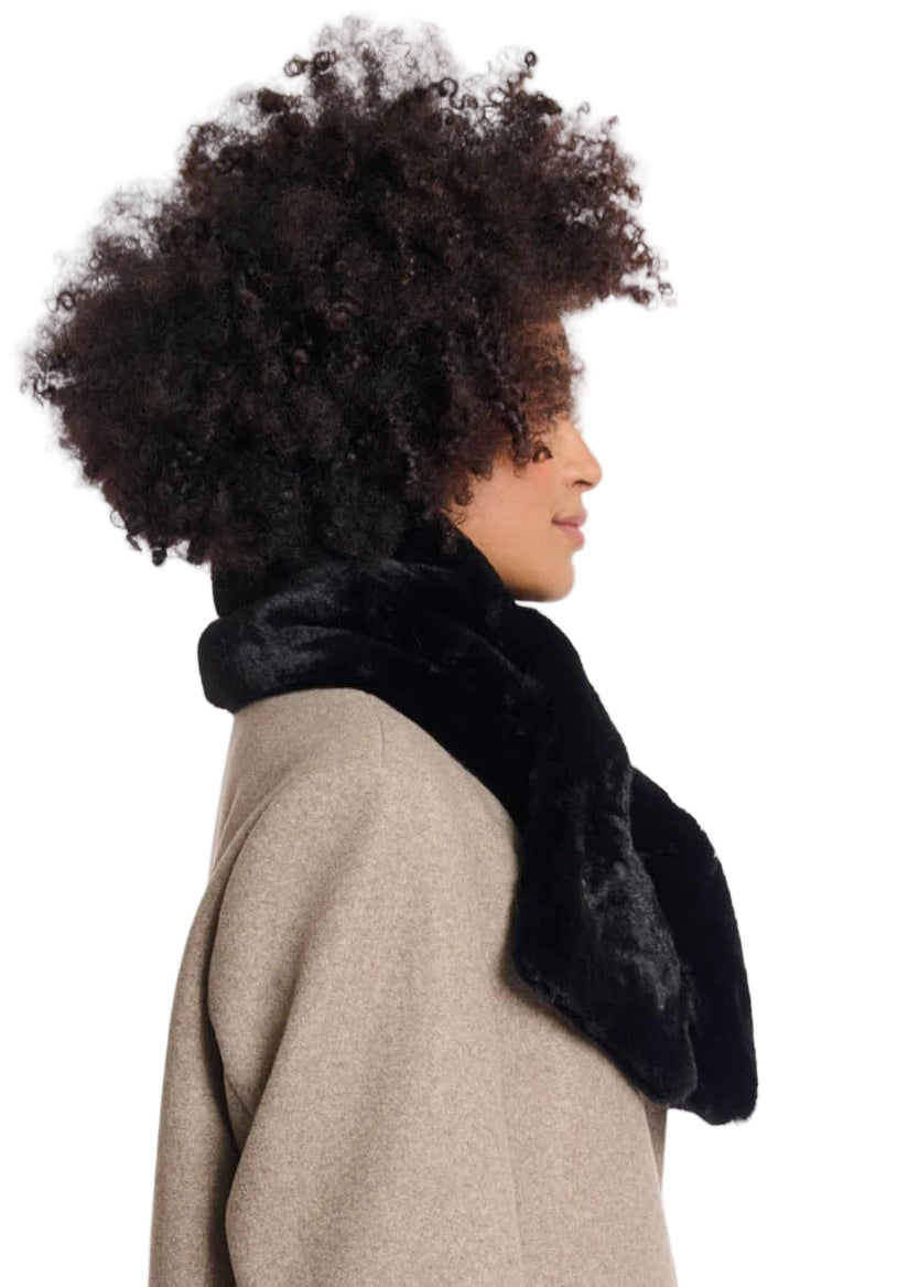 Stip Faux Fur Scarf in Black