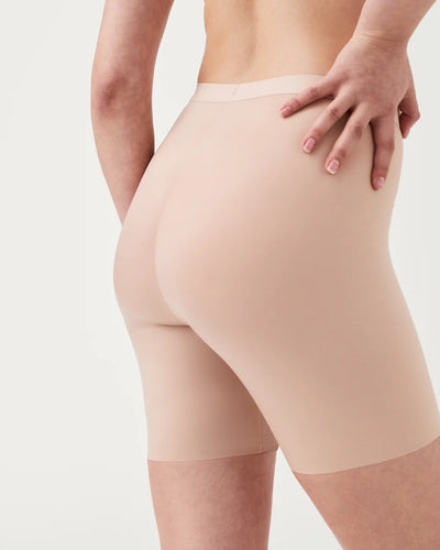 Invisible Girlshort in Champagne Beige
